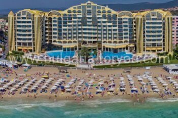 Двухкомнатная квартира в 80 метрах от пляжа на курорте Солнечный берег