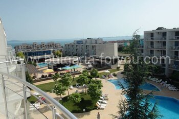 Трехкомнатная квартира с видом на море в Сарафово