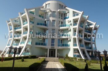 Двухкомнатная квартира на первой линии в Равде по выгодной цене