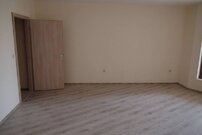 Большая двухкомнатная квартира на первой линии в Варне