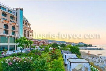 Просторная студия с видом на море - первая линия в Святом Власе