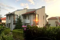 Просторный двухэтажный таунхаус в местности Кошарица