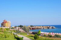 Двухкомнатный апартамент с видом на море на первой линии в Равде