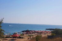 Двухкомнатный апартамент с видом на море на первой линии в Равде