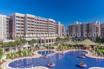 Трехкомнатная квартира в элитном Royal Beach Barsello - Солнечный берег