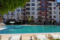 Отличная трехкомнатная квартира в комплексе Апполон в Несебре