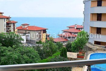 Двухкомнатный апартамент с видом на море и горы в Святом Власе
