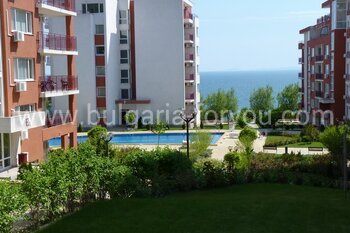 Панорама на море в Елените - большая двухкомнатная квартира