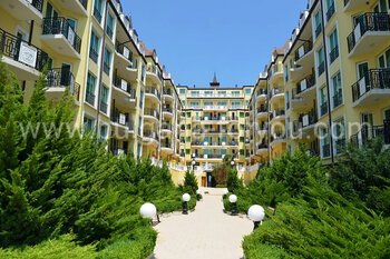 Двухкомнатная квартира с видом на море в комплексе Тальяна в Елените