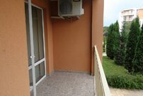 Недорогая двухкомнатная квартира в комплексе в Елените
