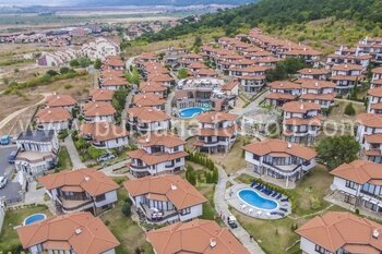 Трехкомнатная квартира с собственным двориком - местность Кошарица