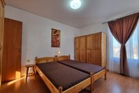 уютный дом в центре села Бата в Болгарии