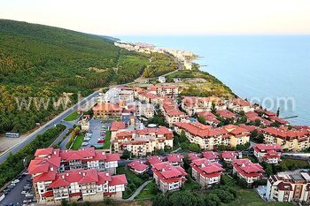 Трехкомнатная квартира на первой линии на курорте Святой Влас