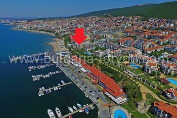 Трехкомнатная квартира на первой линии у пристани в Святом Власе