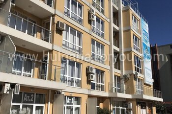 Бюджетная студия в комплексе Флорес парк в центре Солнечного берега