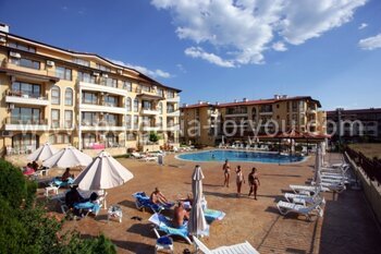 Трехкомнатный апартамент в комплексе в Святом Власе, Болгария