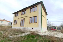 Новый отдельный дом в селе Константиново на южном побережье Болгарии
